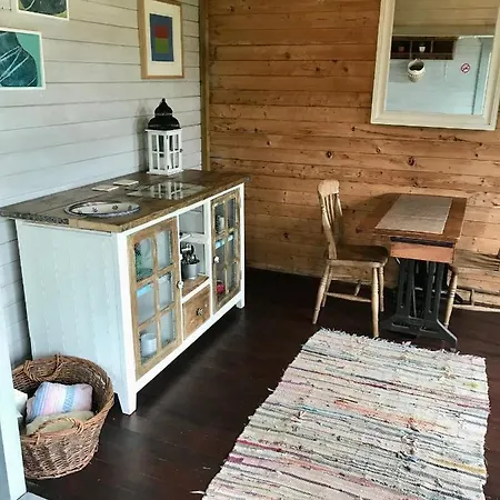 Glamping Shepherd's Hut Glamping